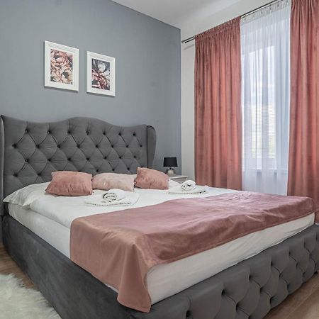 Appartement Karina Apartman à Dunajská Streda Extérieur photo