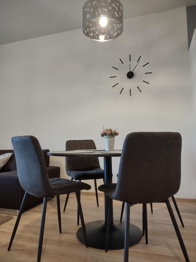 Appartement Karina Apartman à Dunajská Streda Extérieur photo